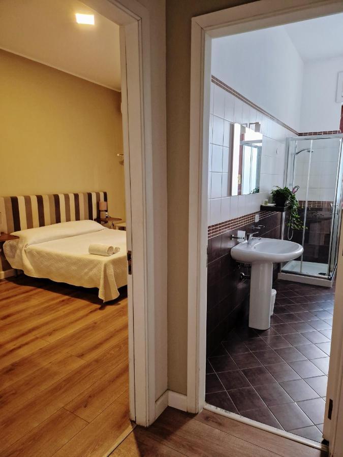 Battisti Rooms & Breakfast Lecce Ngoại thất bức ảnh